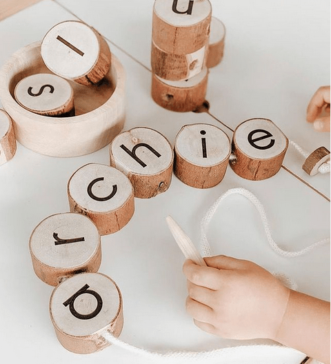 Qtoys Alphabet Threading Set - Happyness